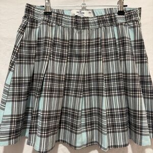 Hollister Plaid Pleated High Waist Skirt Size L. Blue, Tan, White